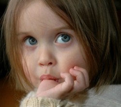 cocuklukta-parmak-emme